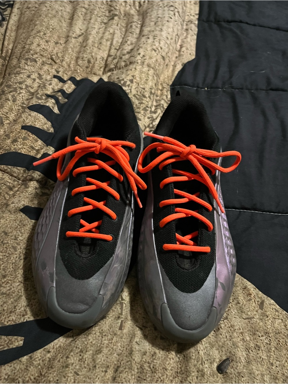 EUC NICE ADIDAS TENNIS SHOES SIZE 7.5 - Picture 2 of 12